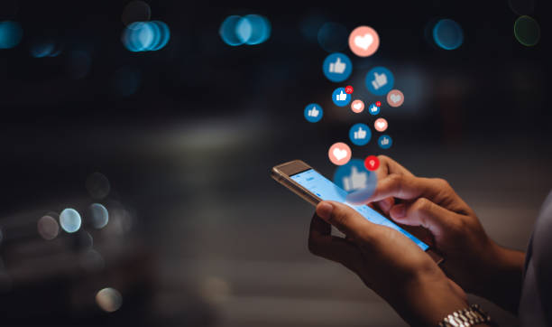 حكم نشر ومشاركة "البلوجر" للمقاطع غير الأخلاقية